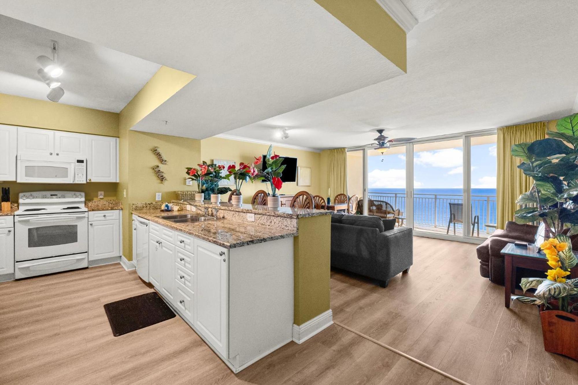 Beautiful Beachfront Paradise! Emerald Beach Resort Panama City Beach Exterior foto